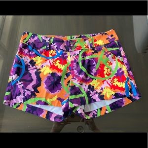 Loudmouth ladies golf shorts size 2 like new Psychedelic Peace Signs
